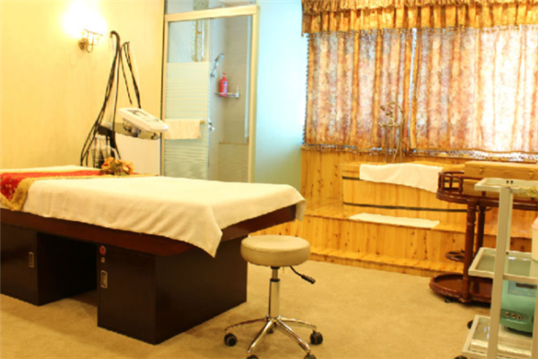 華溪美容院加盟 掘金生活美容服務(wù)藍(lán)海，共創(chuàng)美麗事業(yè)